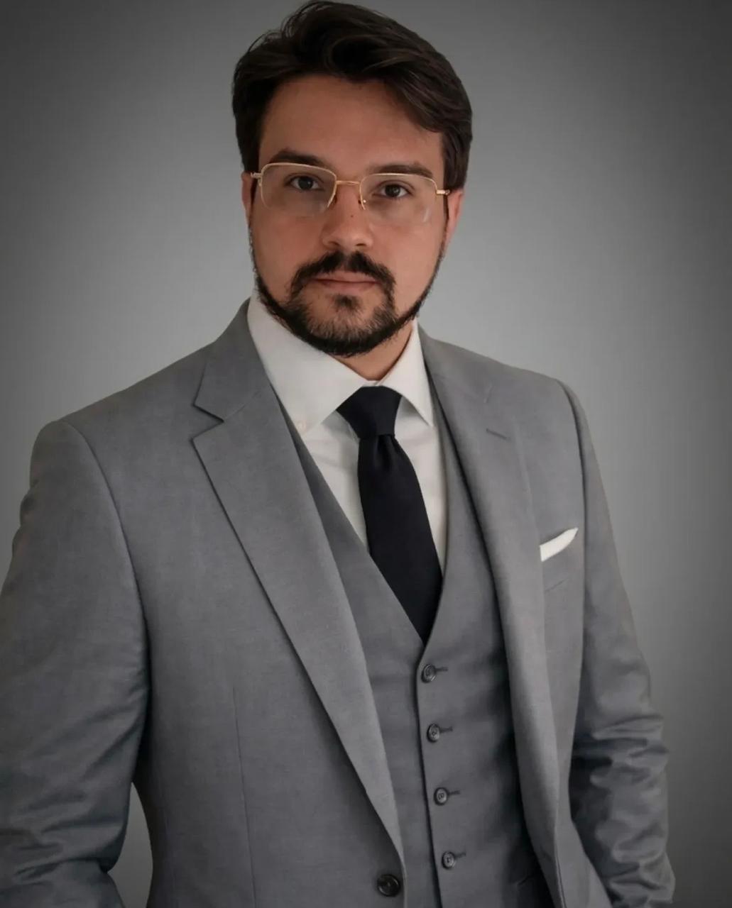 Retrato de Dr. Gerson Gomes, Advogado Criminalista da Cantuária Sociedade de Advogados